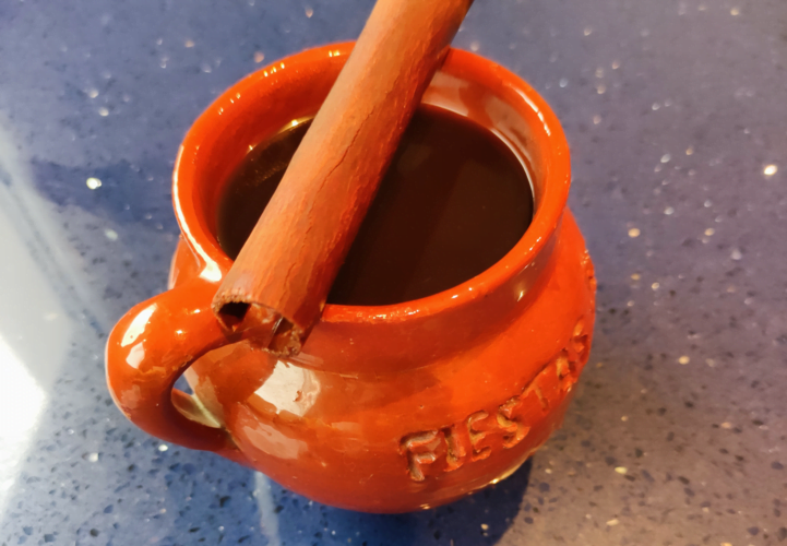 como se hace el cafe de olla mexico piloncillo canela