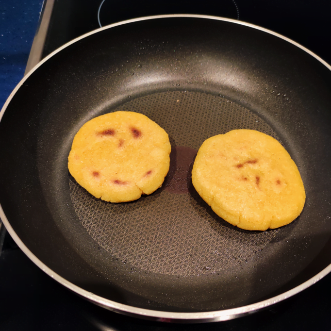 receta arepas colombianas fritas maiz